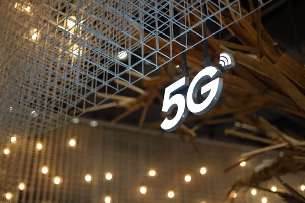 Illuminated 5G sign representing next-generation wireless connectivity